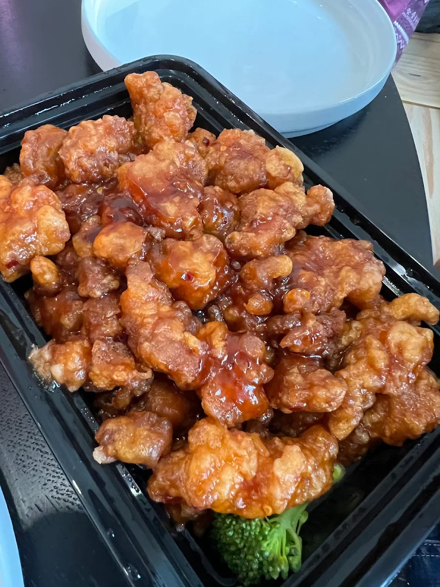 General TSO's Chicken, Wok 'N Roll