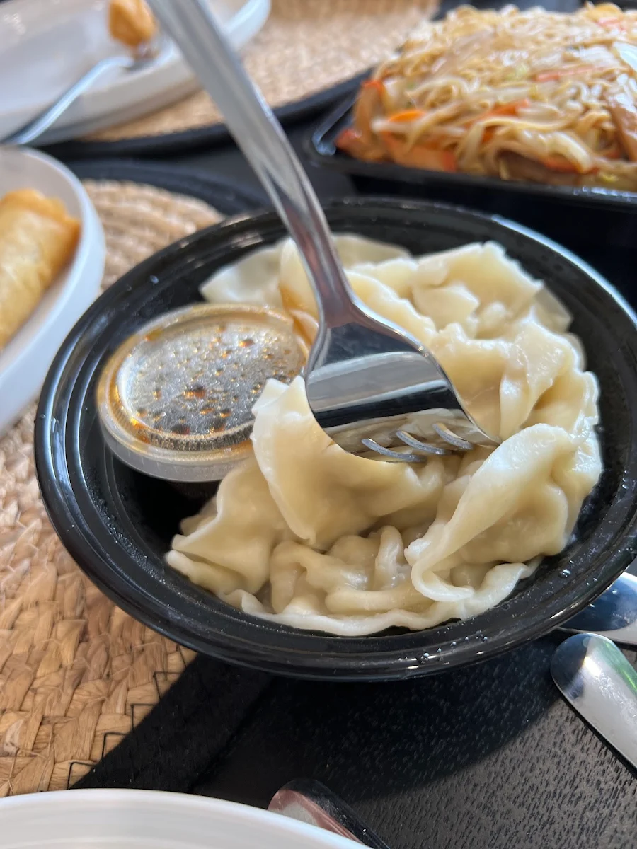 Won Tons and Dipping Sauce, Wok 'N Roll