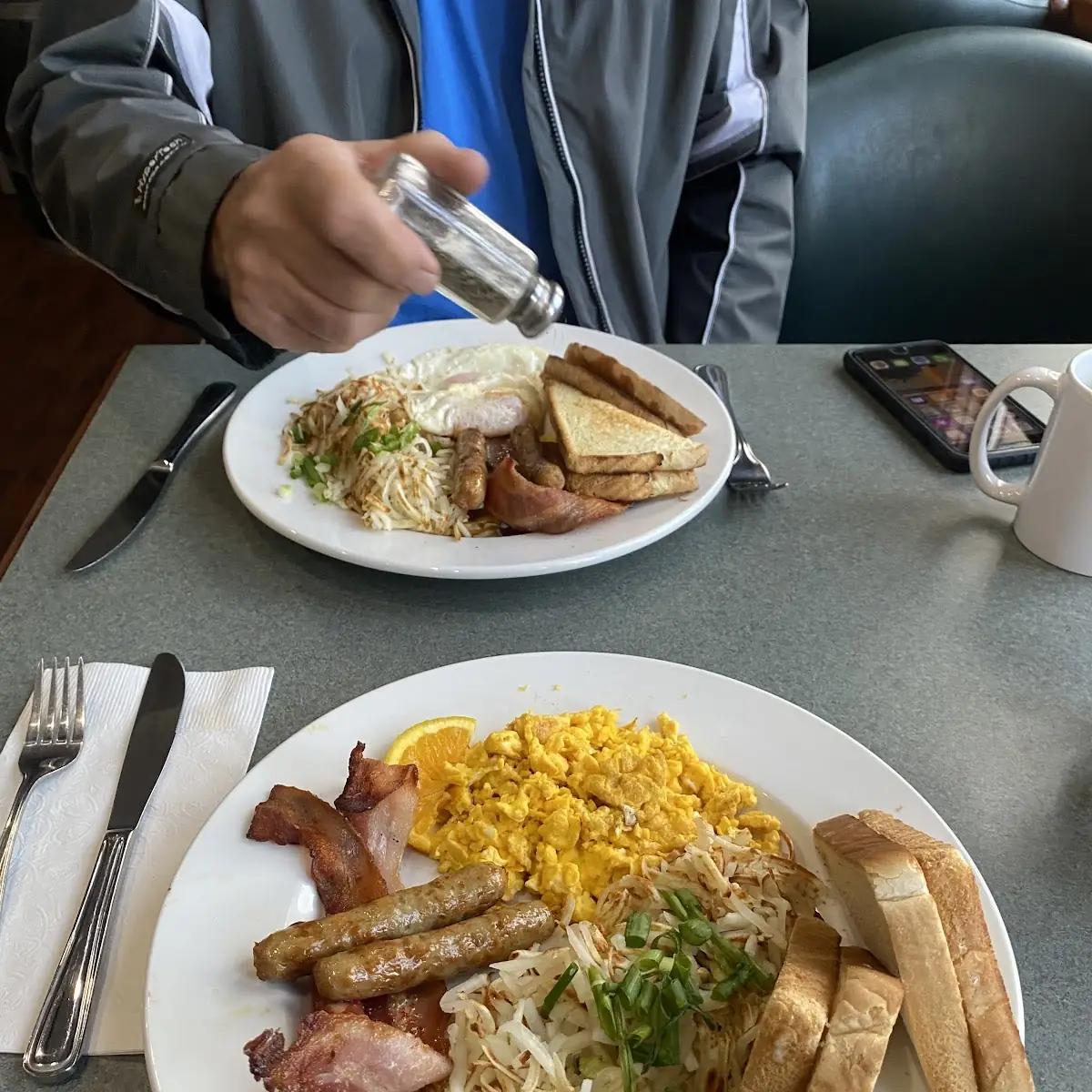 Highlights, Sunridge Restaurant