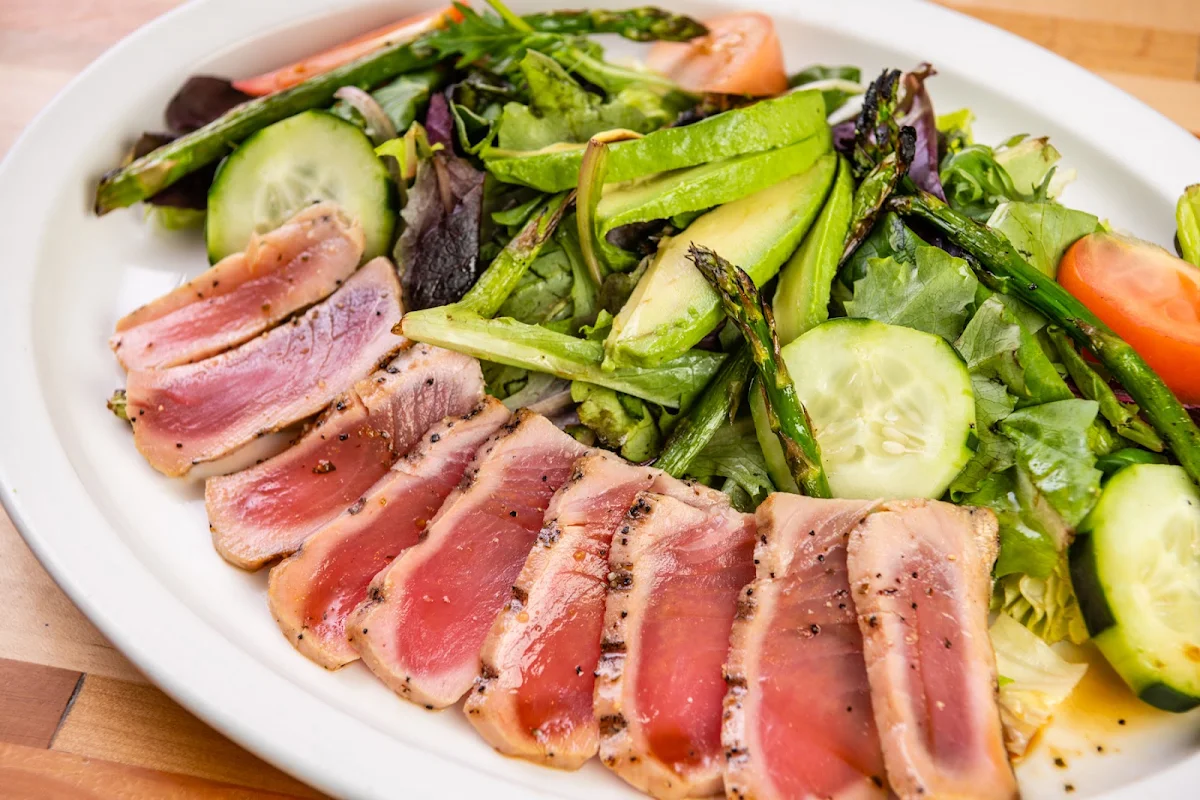 Ahi Tuna Salad S