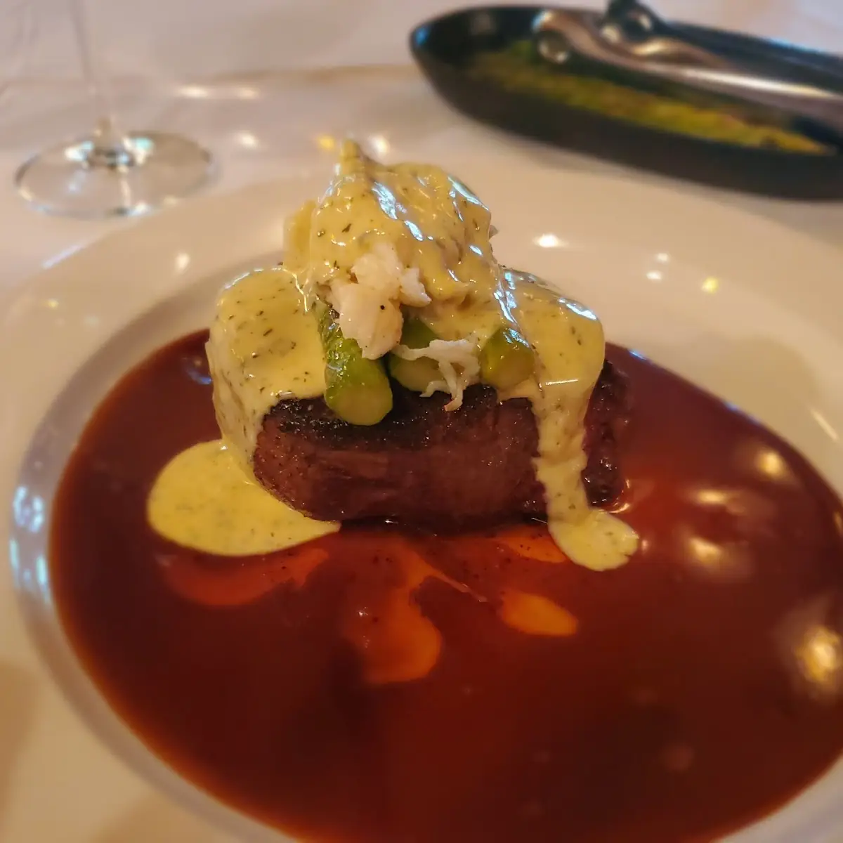 Filet Mignon w Oscar Topping