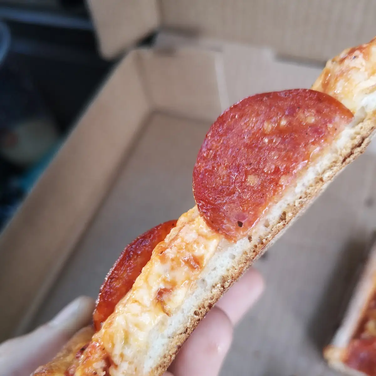 Highlights, Gus's Pizza