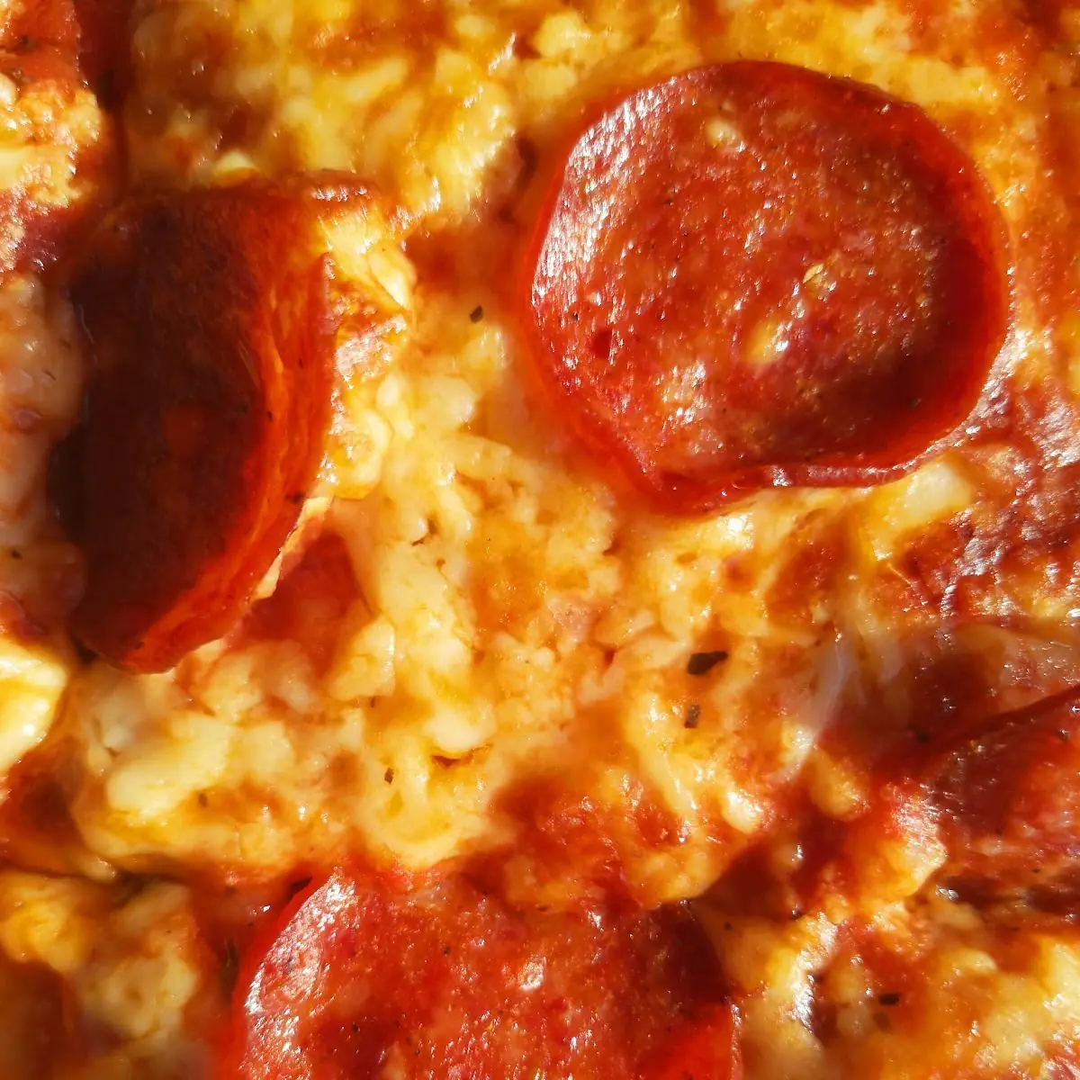 Highlights, Gus's Pizza
