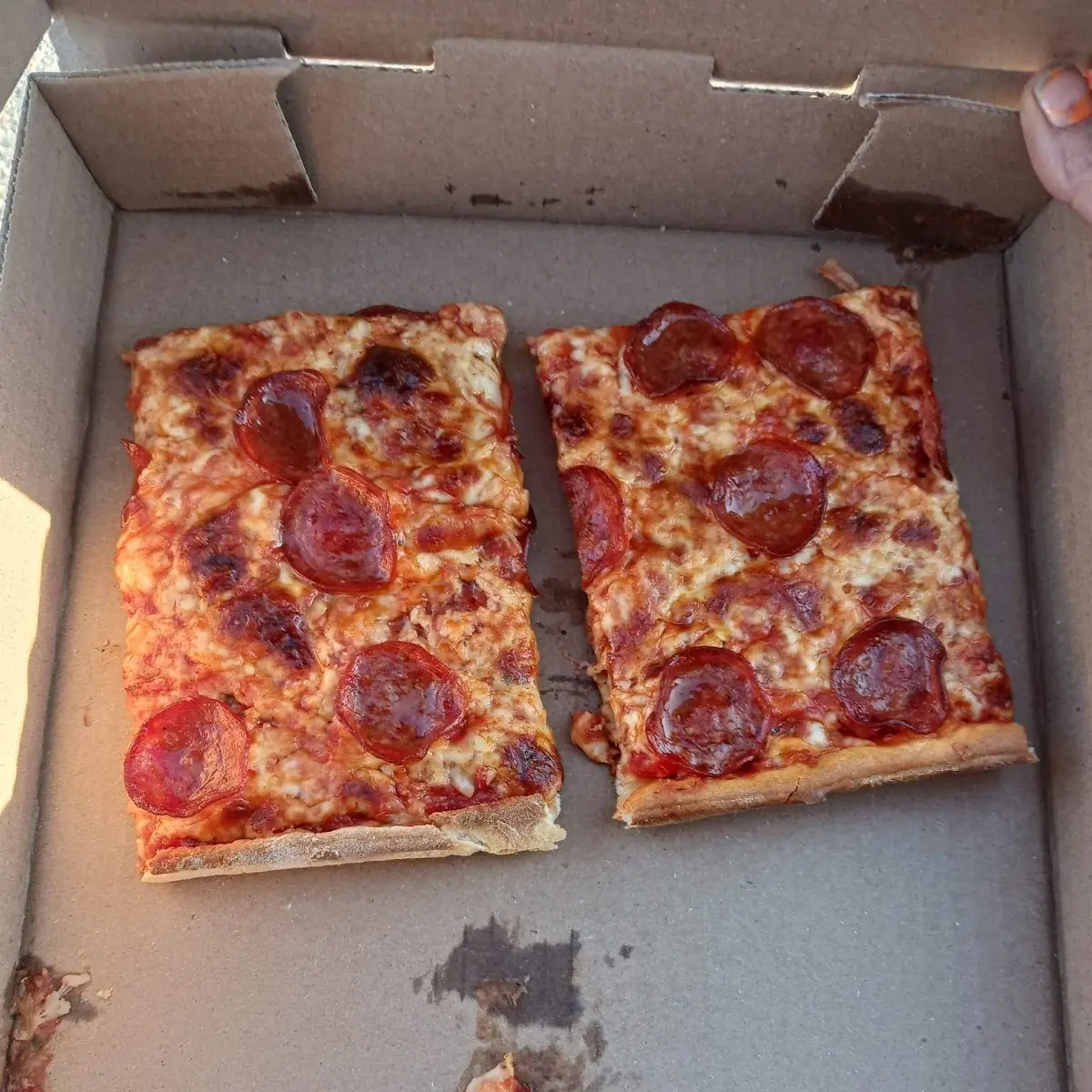 Pepperoni Pizza, Gus's Pizza