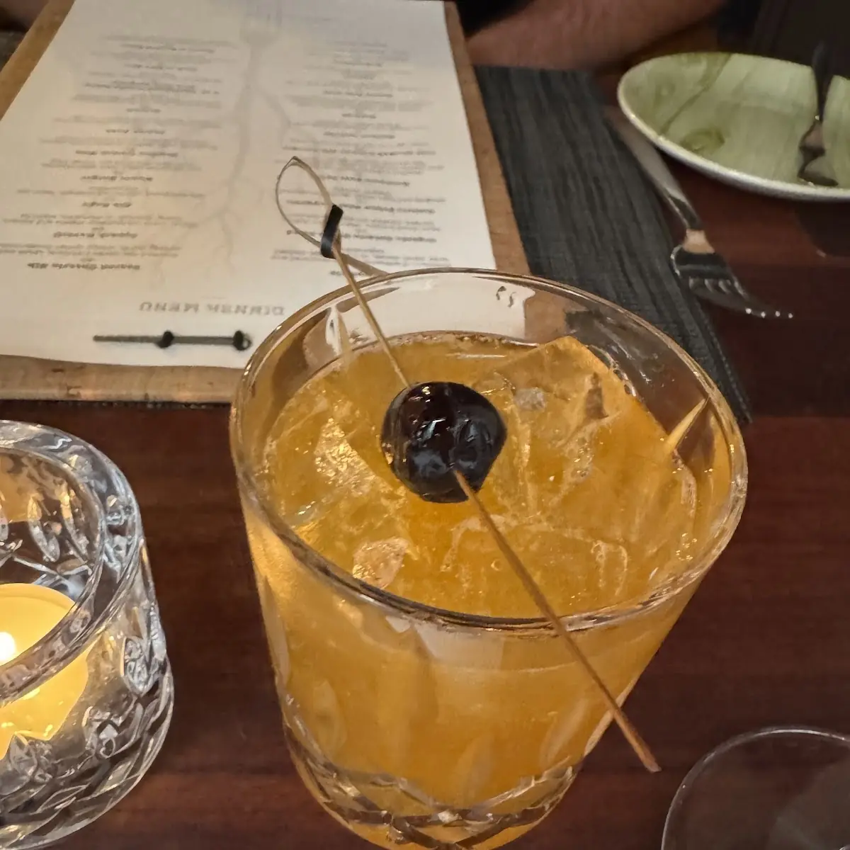 Manhattan, Woods Restaurant & Bar