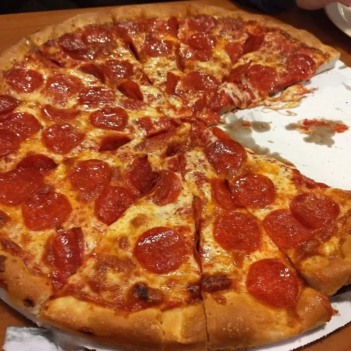 Large Pepperoni Pizza