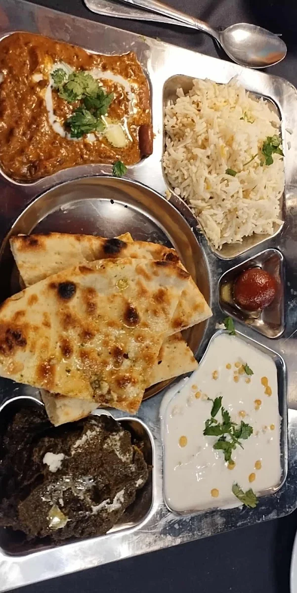 Thali with Naan Platter, Haveli Restaurant