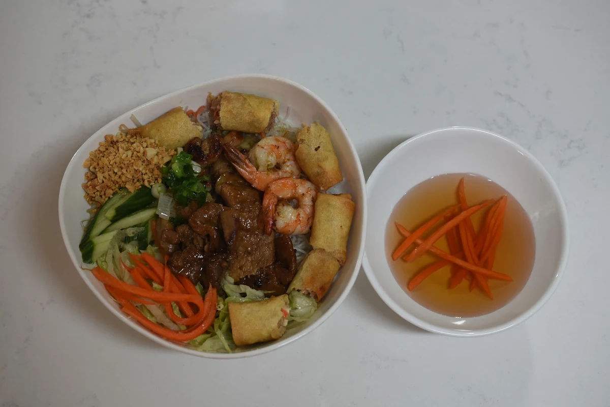 Highlights, Mai Noodle House