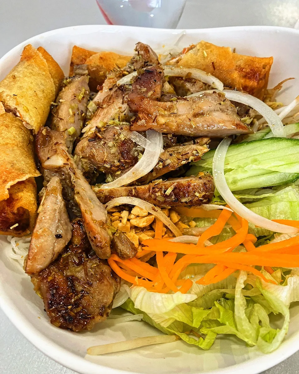 Lemongrass Beef and Spring Rolls, Mai Noodle House