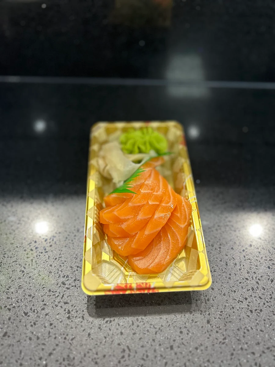 Salmon Sashimi, LUCKY SUSHI