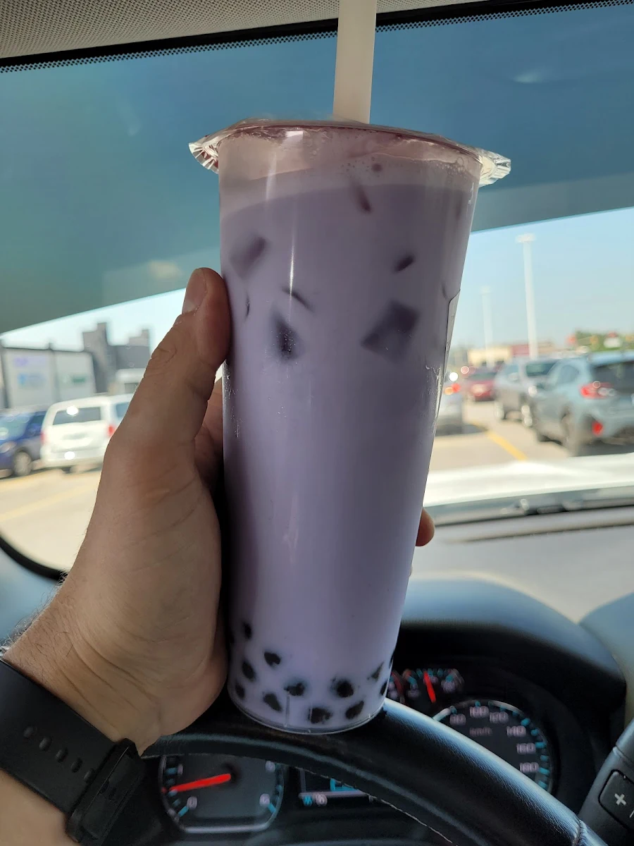 Strawberry Milk Tea, LUCKY SUSHI