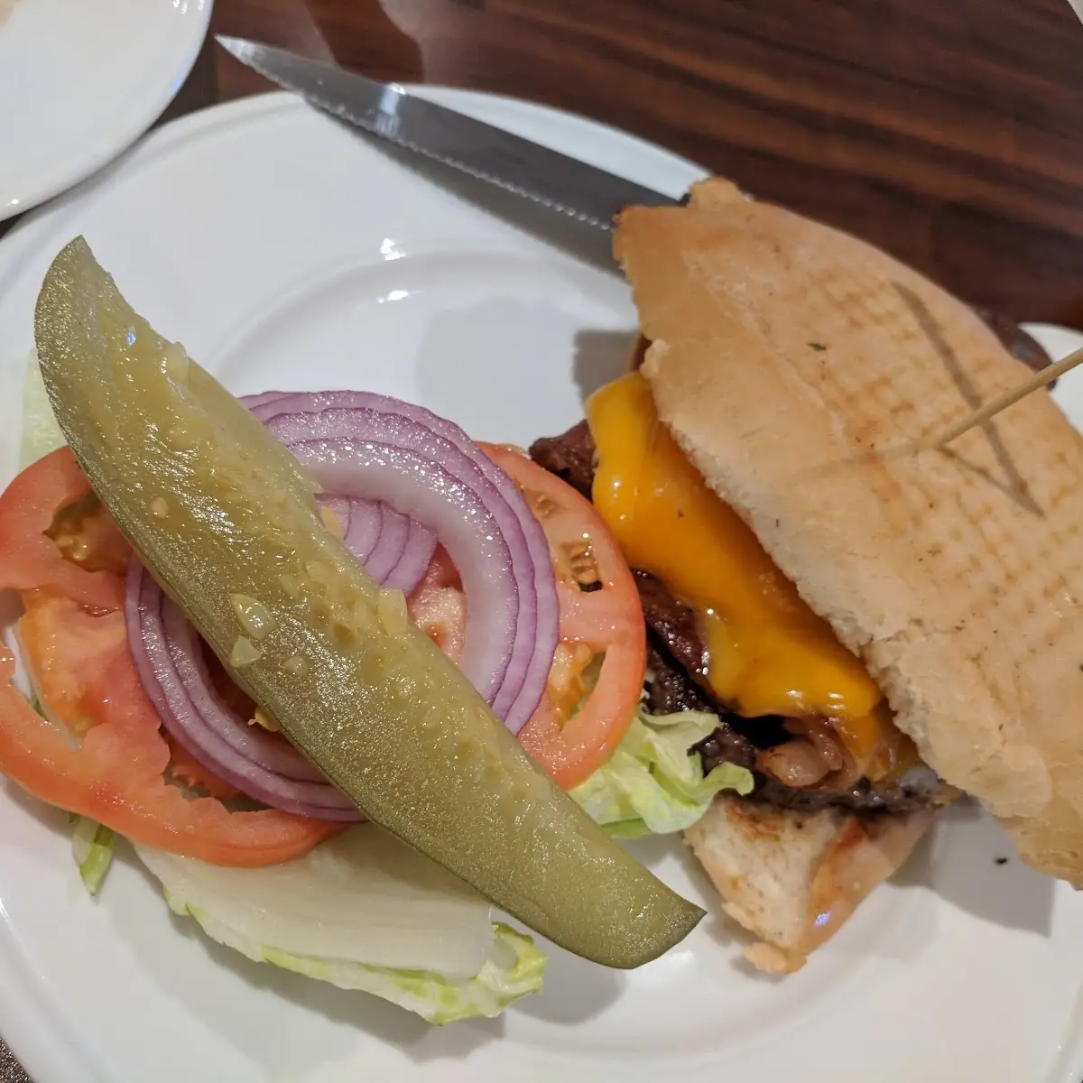 Benedict's Bacon Cheeseburger