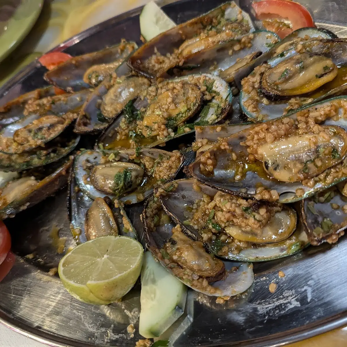Mussels with Garlic Sauce