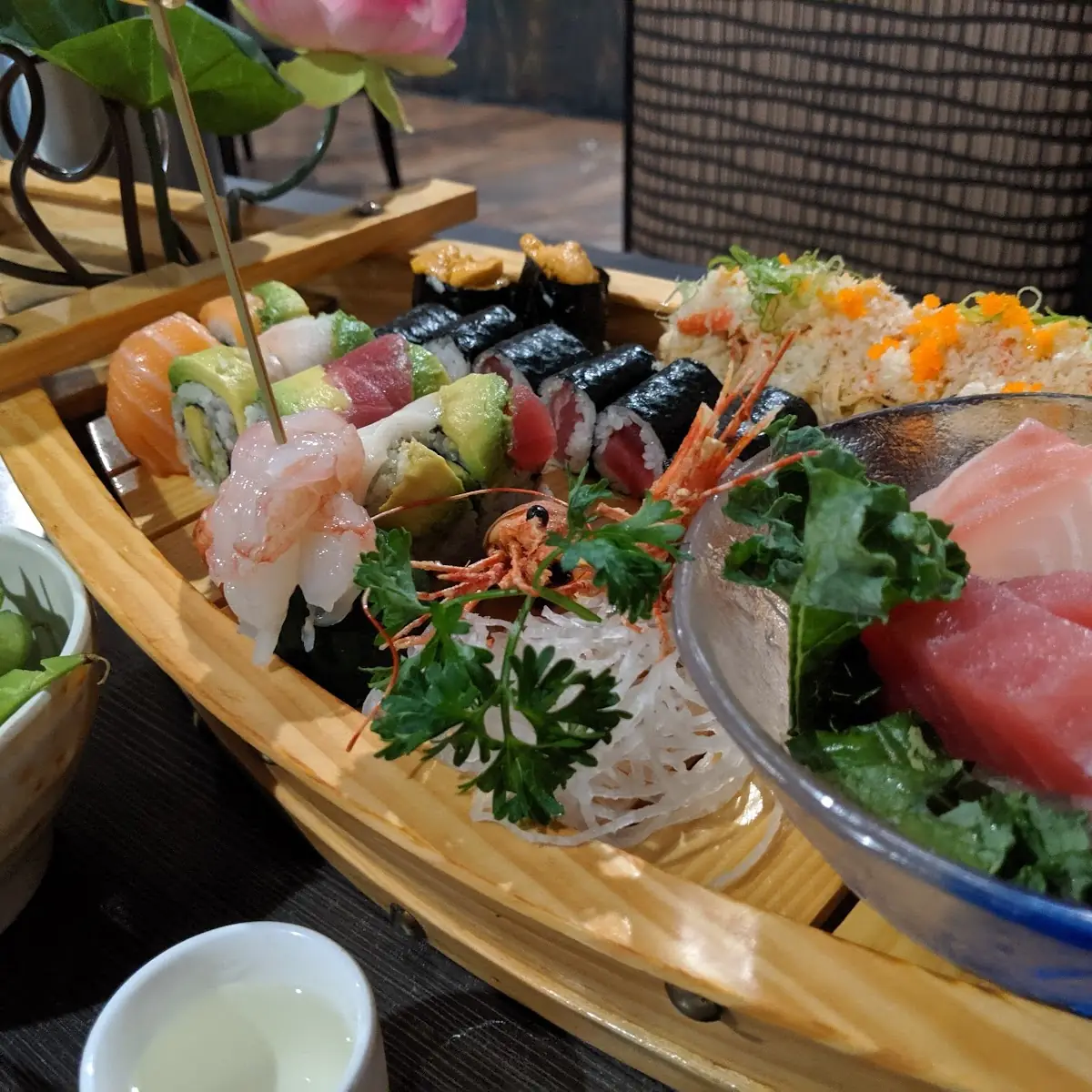 Sushi & Sashimi Combo