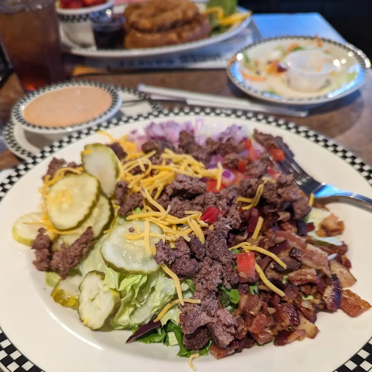 Bacon Cheeseburger Salad 800 Cals