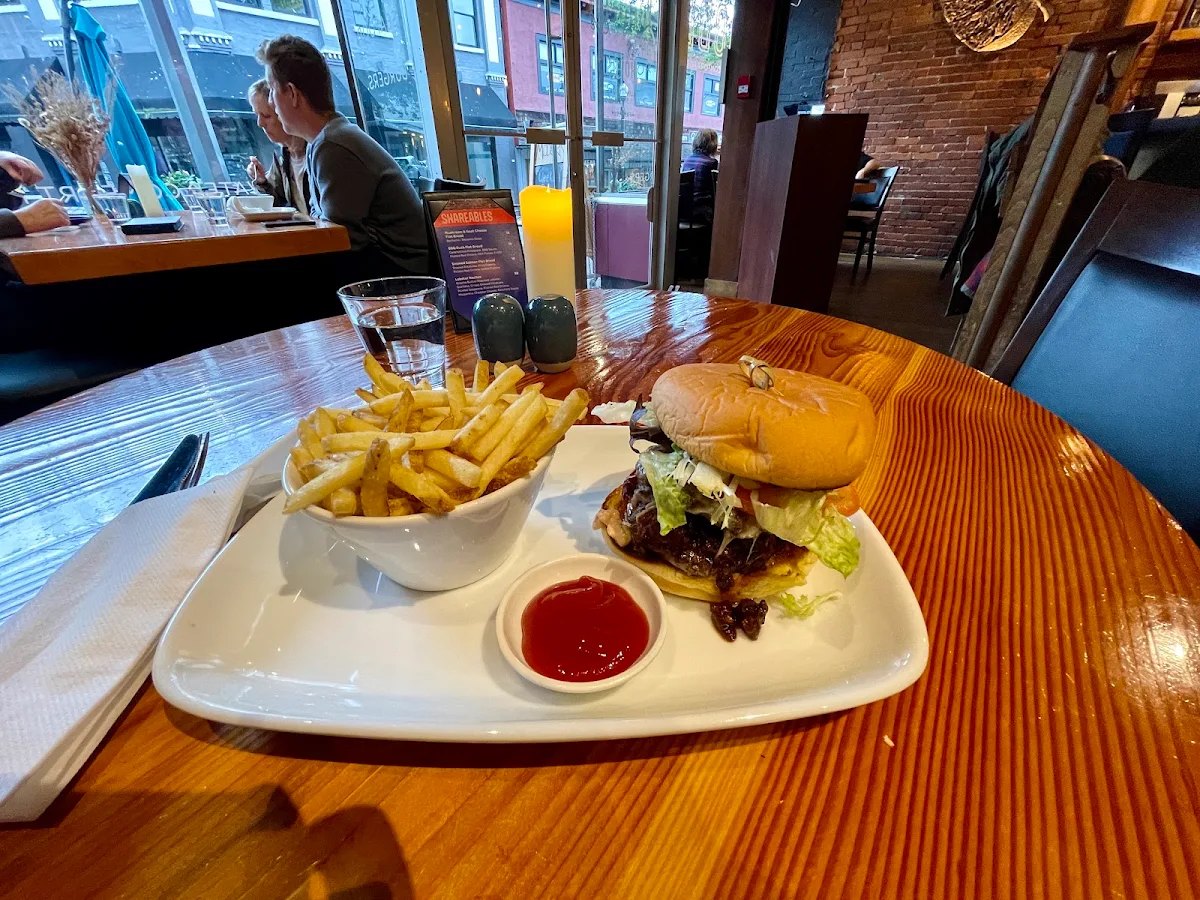 Bacon Jam Burger, Modern Cafe Nanaimo