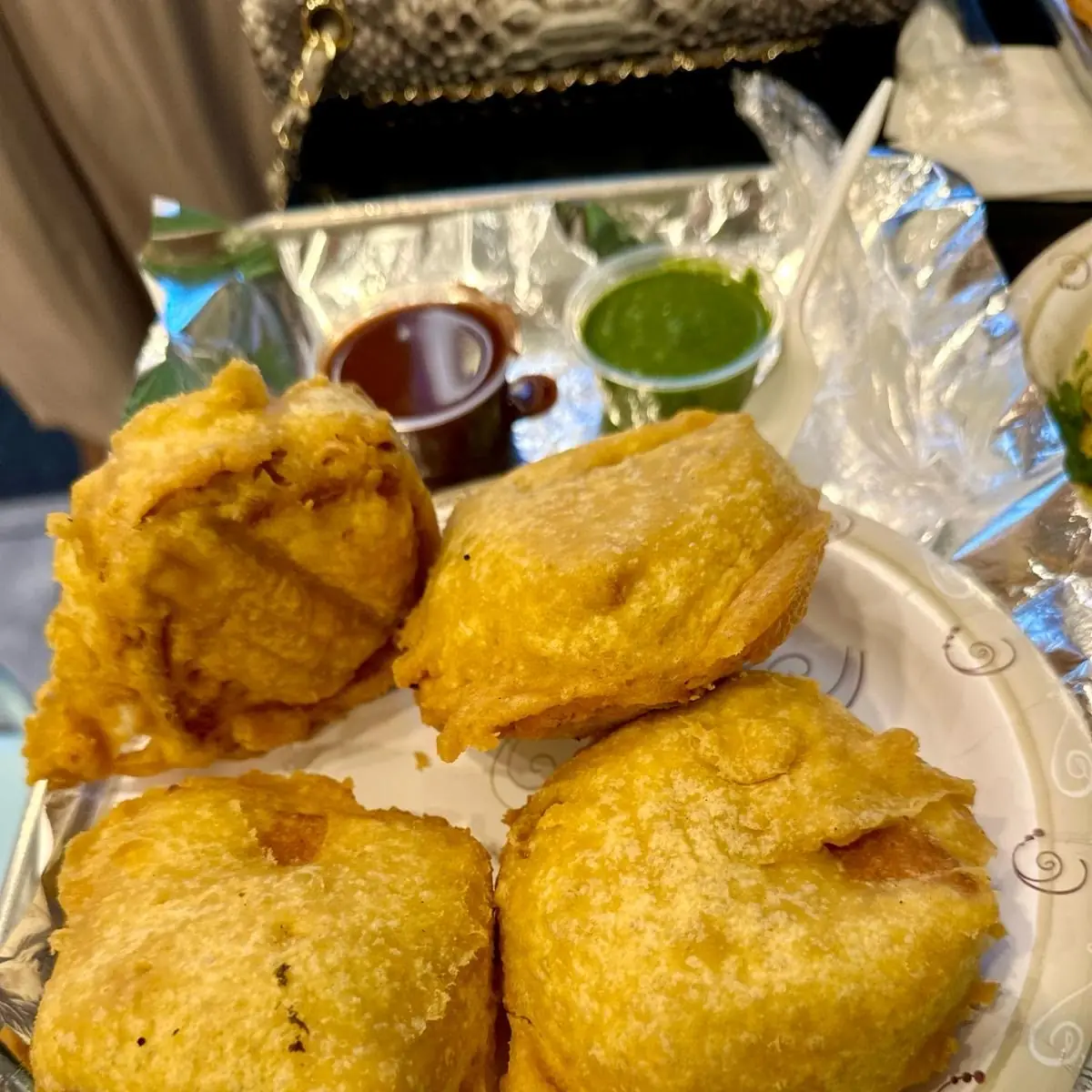Batata Vada Plate