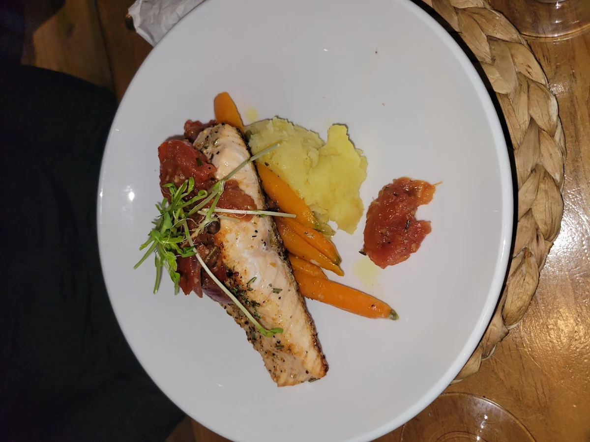 Fresh Salmon with Mashed Potatoes
