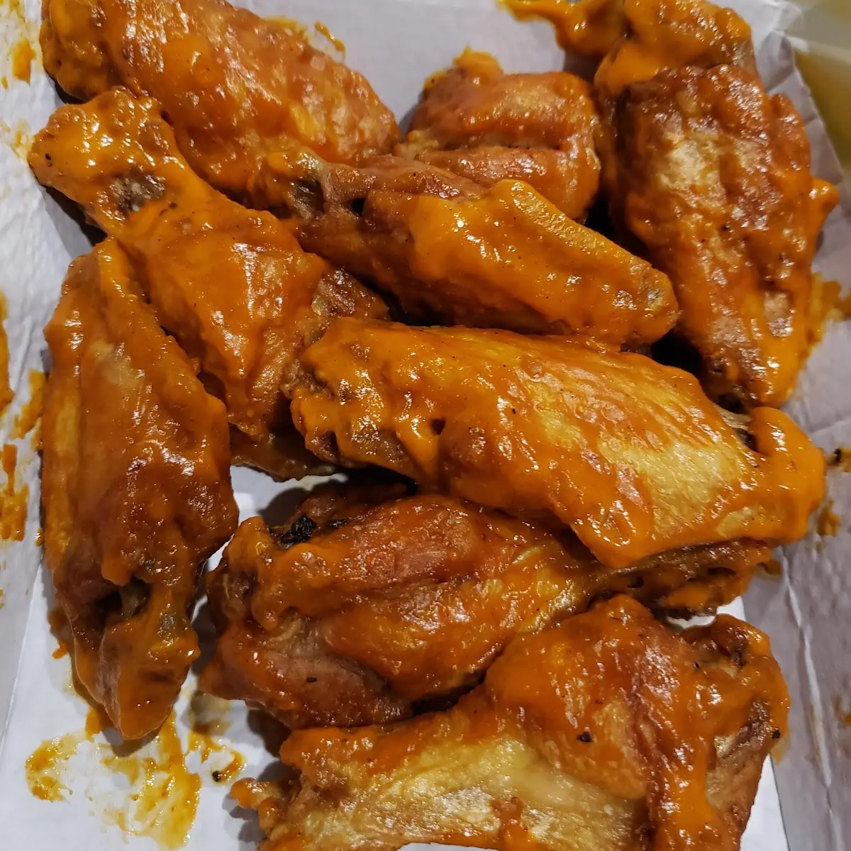 Garlic Buffalo Sauce Wings