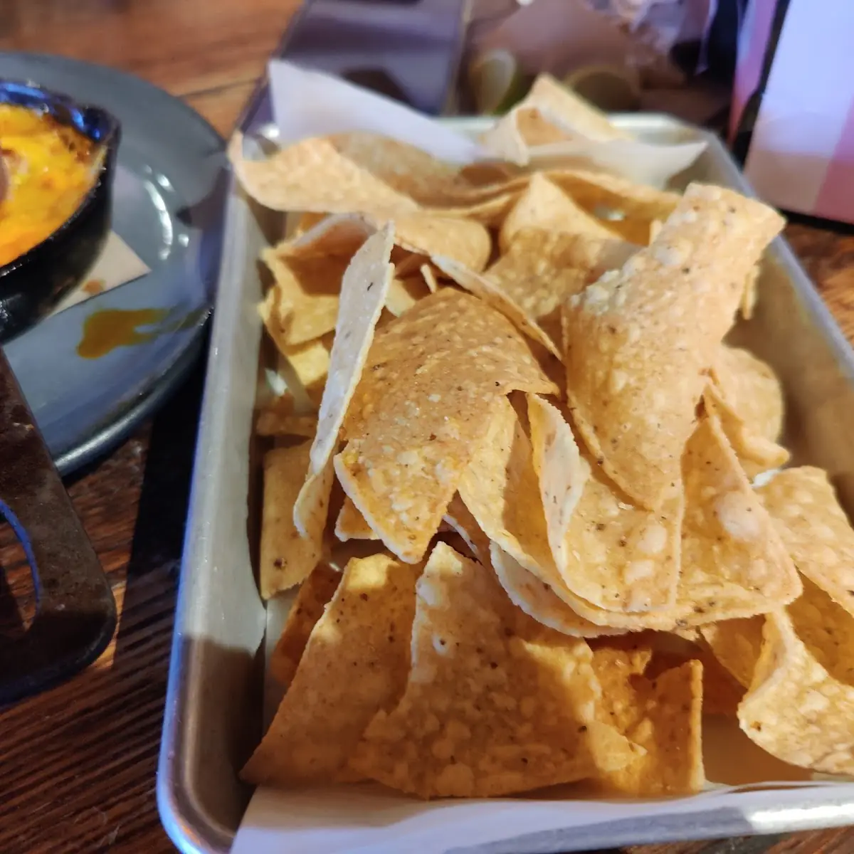 Tortilas de Maiz Con Salsa de Queso Blanco