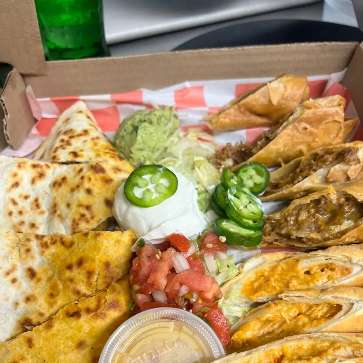 BUFFALO. CRISPY CHICKEN QUESADILLA