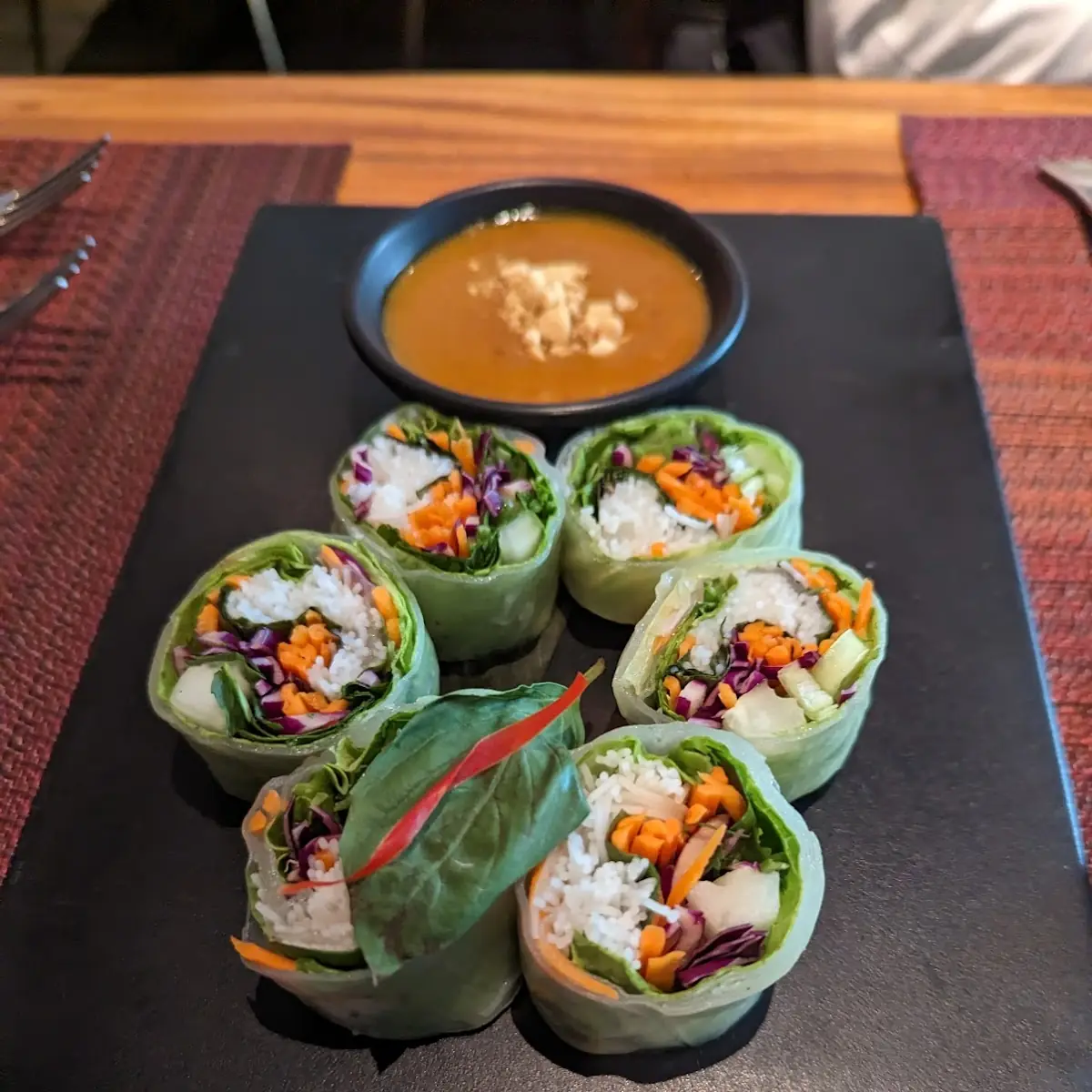Poh Pia Sod Fresh Basil Rolls