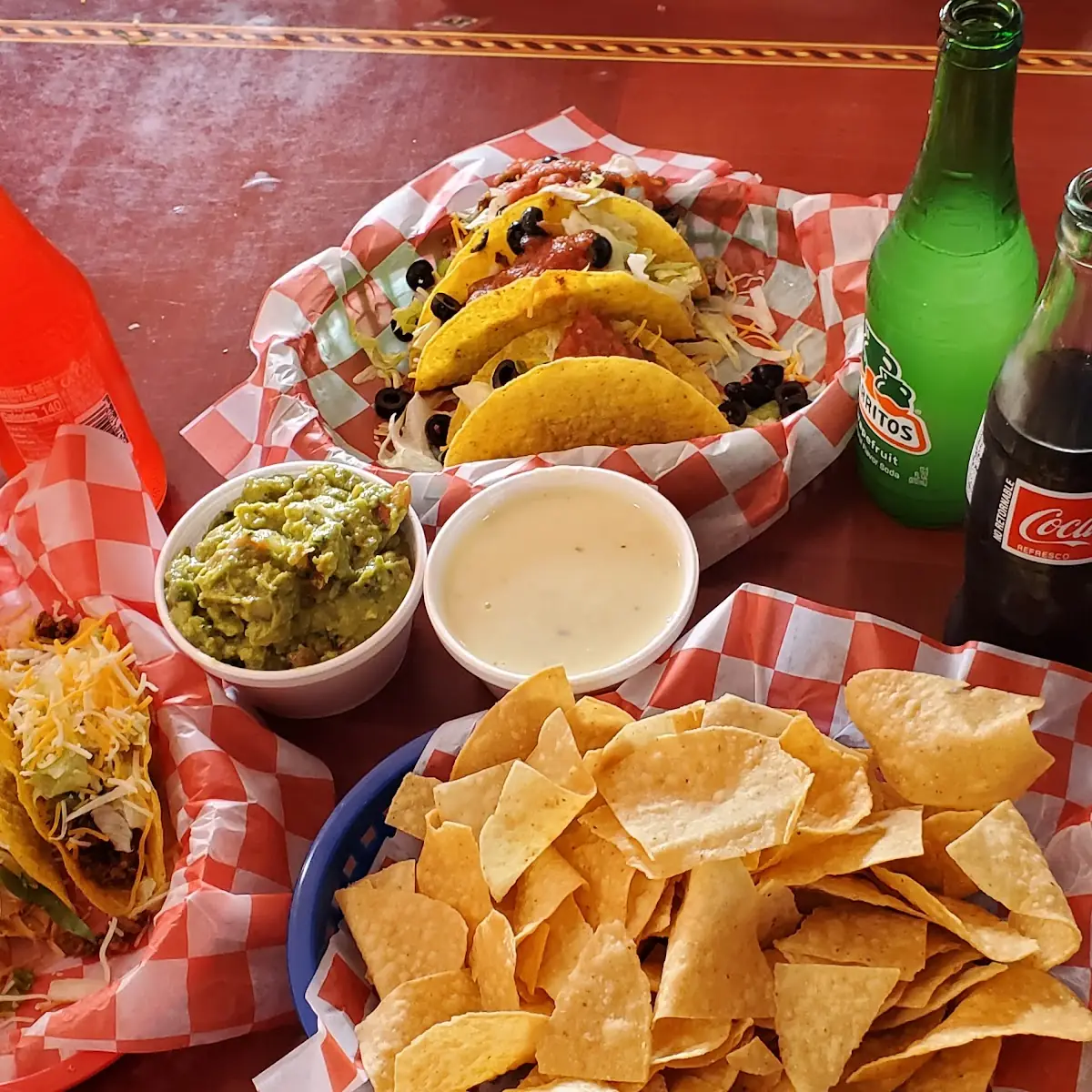 Hard Shell Tacos Guacamole and Queso Dip