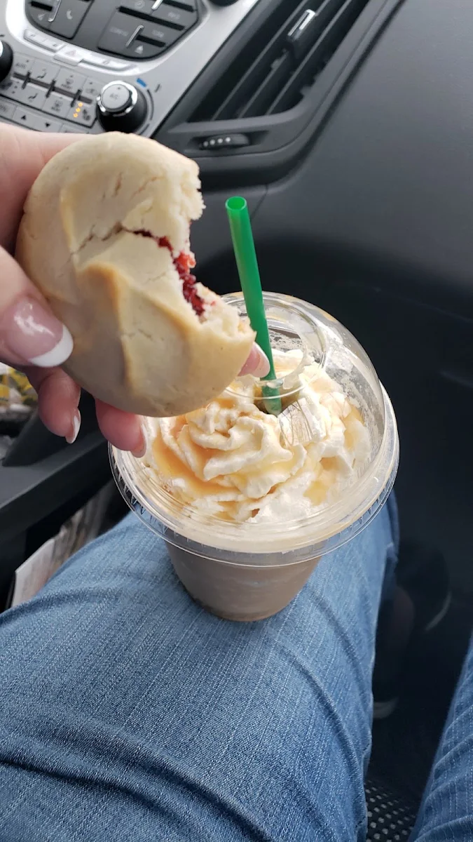 Caramel Frappe with Raspberry Shortbread Cookie