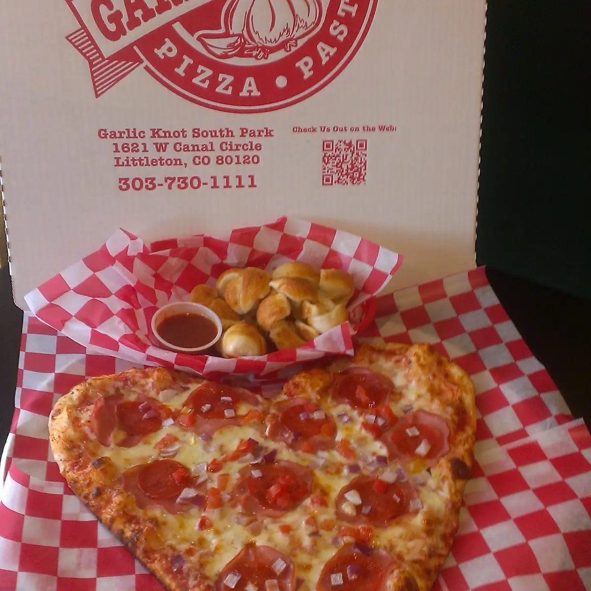Heart-Shaped-Pizza