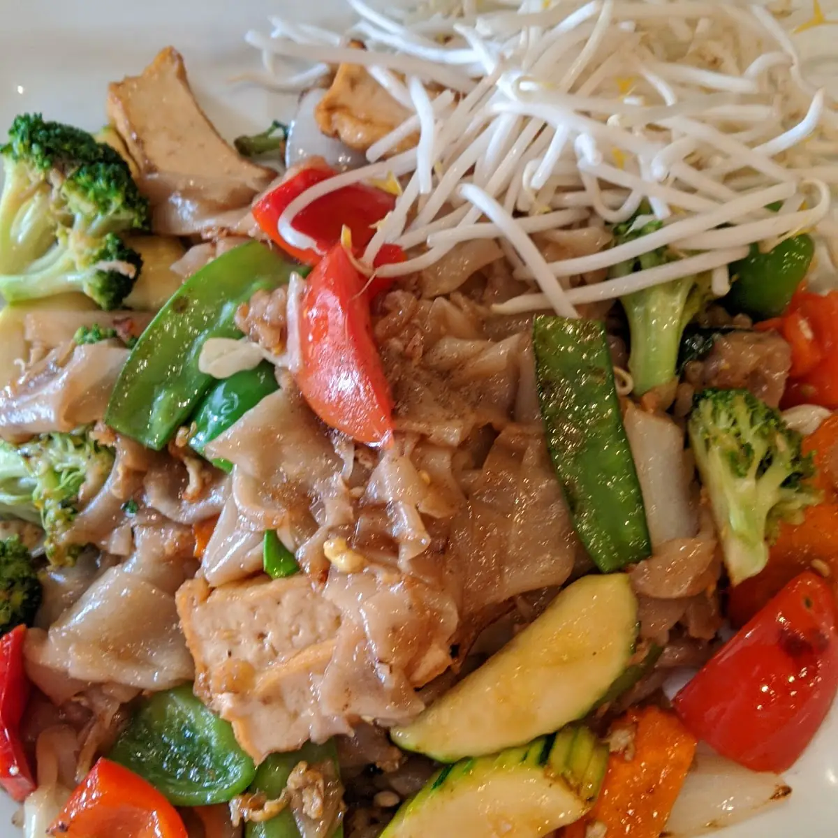 MN6 Bangkok Seafood Noodles