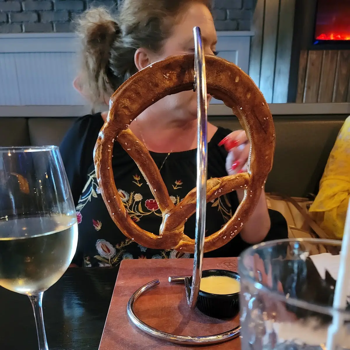 Wildfire Pretzel Appetizer with Cheese Sauce