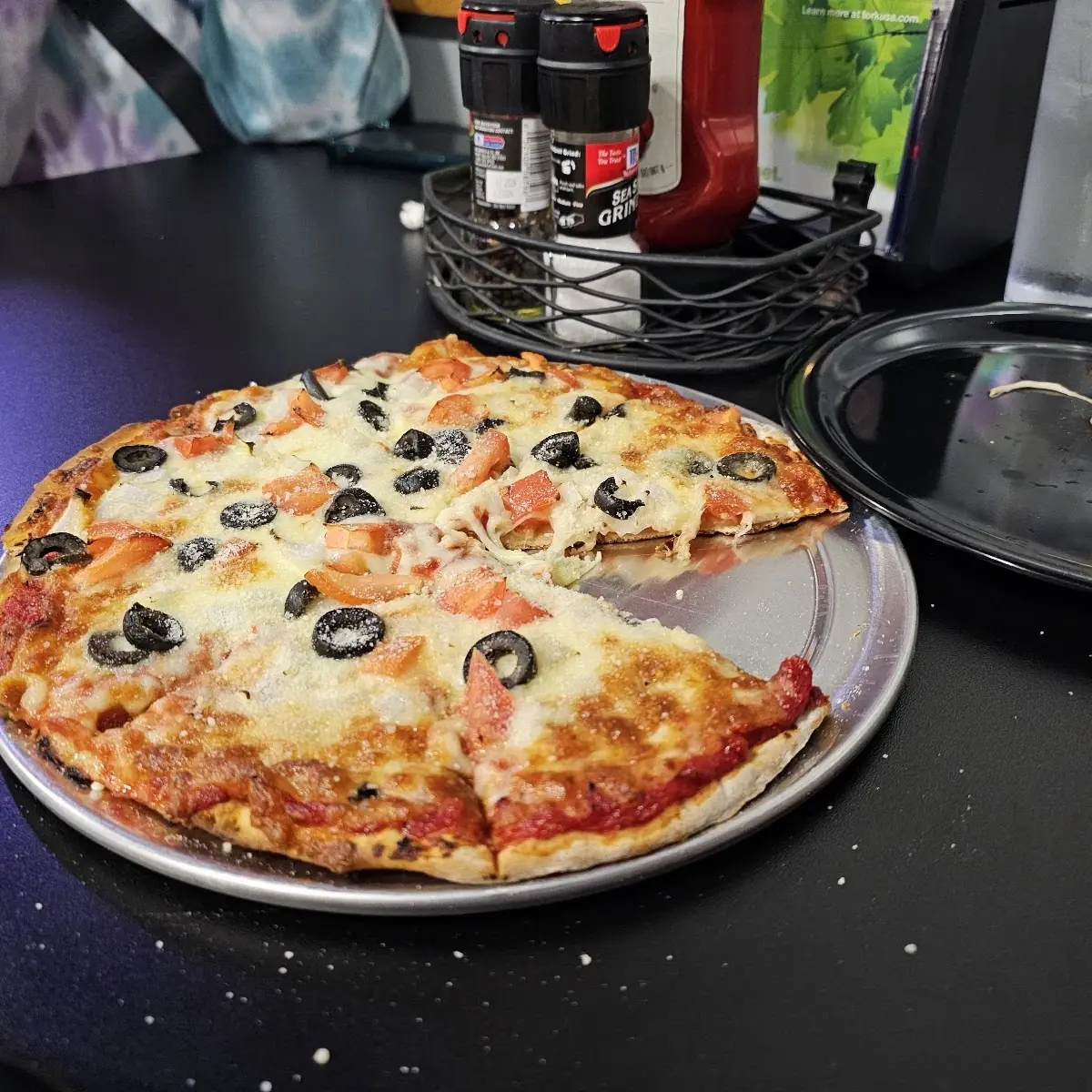 Small Pizza Thin Crust Olives Tomatoes Onions