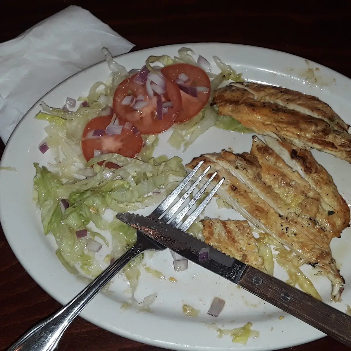 Pechuga Ala Plancha Con Ensalada Verde