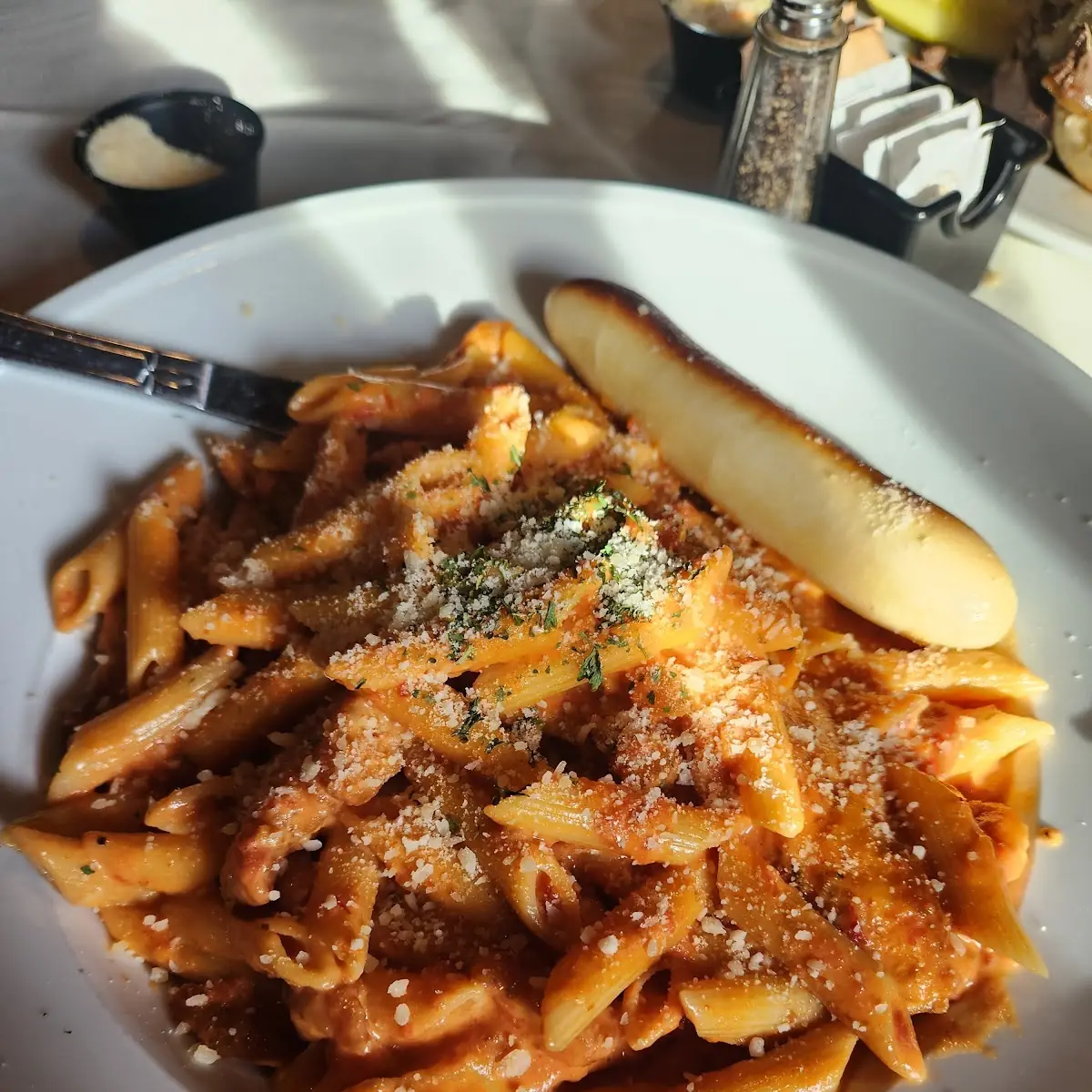 Penne Vodka w Chicken