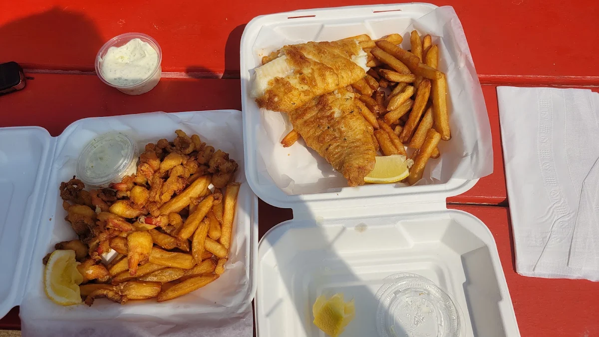 Fish and Chips Et Clams Frites