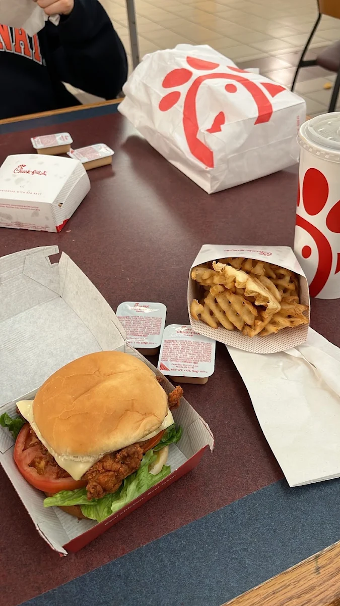 Spicy Chicken Deluxe Meal