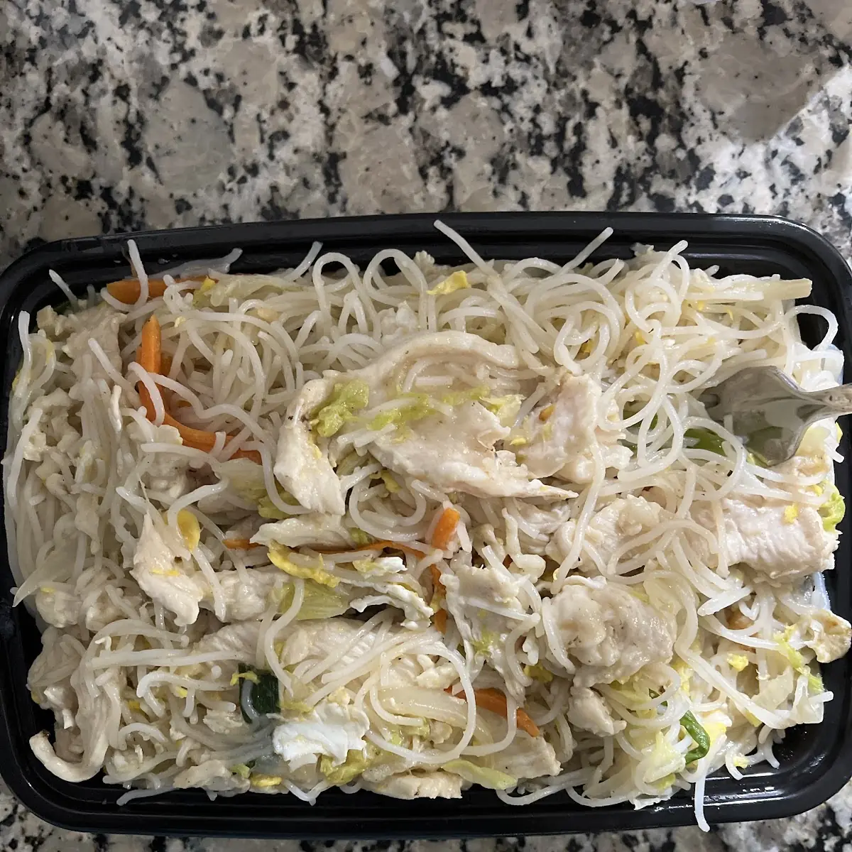 C16. Shrimp or Beef Chow Mein