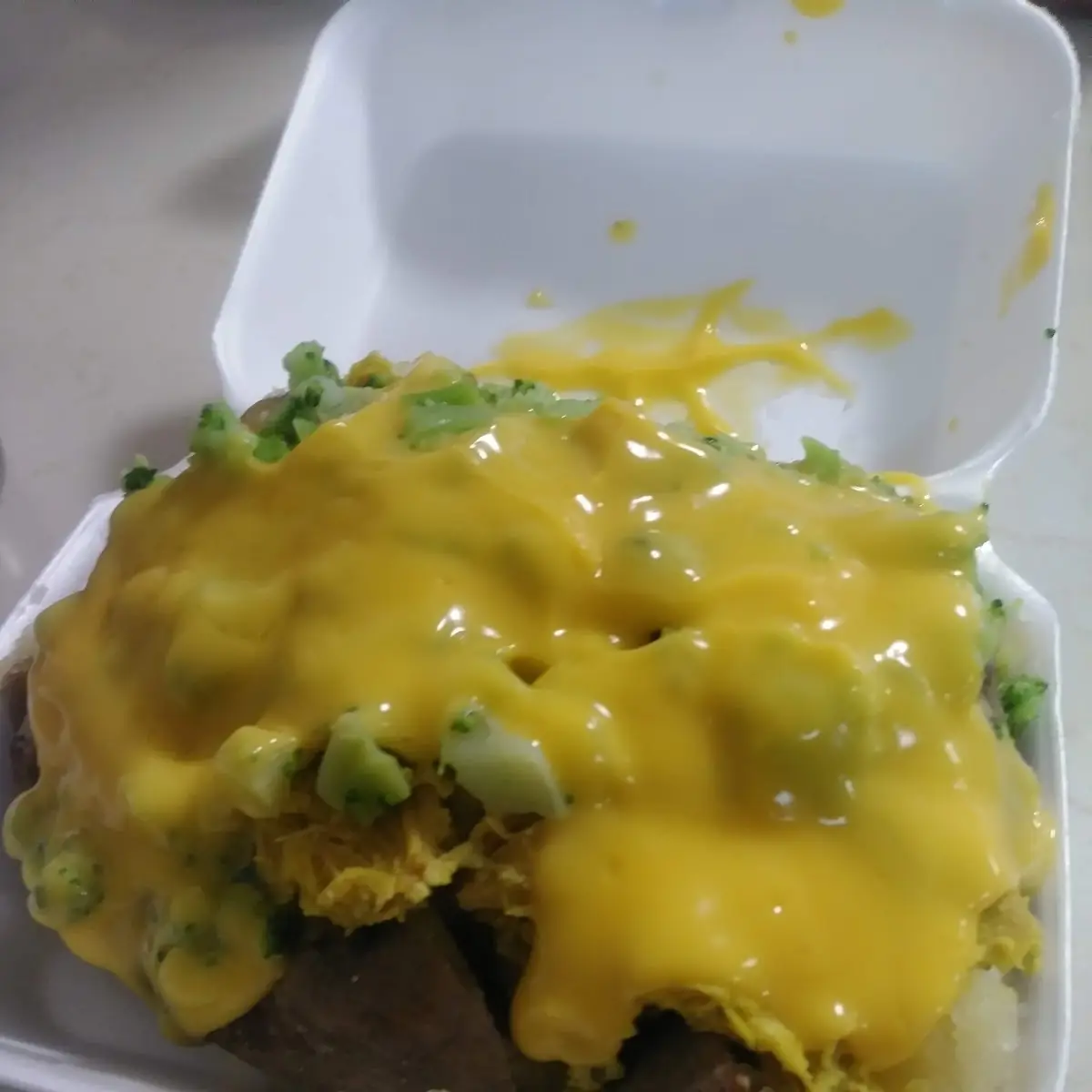 Papa Asada Con Pollo Brocoli Y Queso
