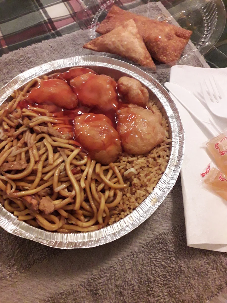 House Special Chow Mein or Chop Suey