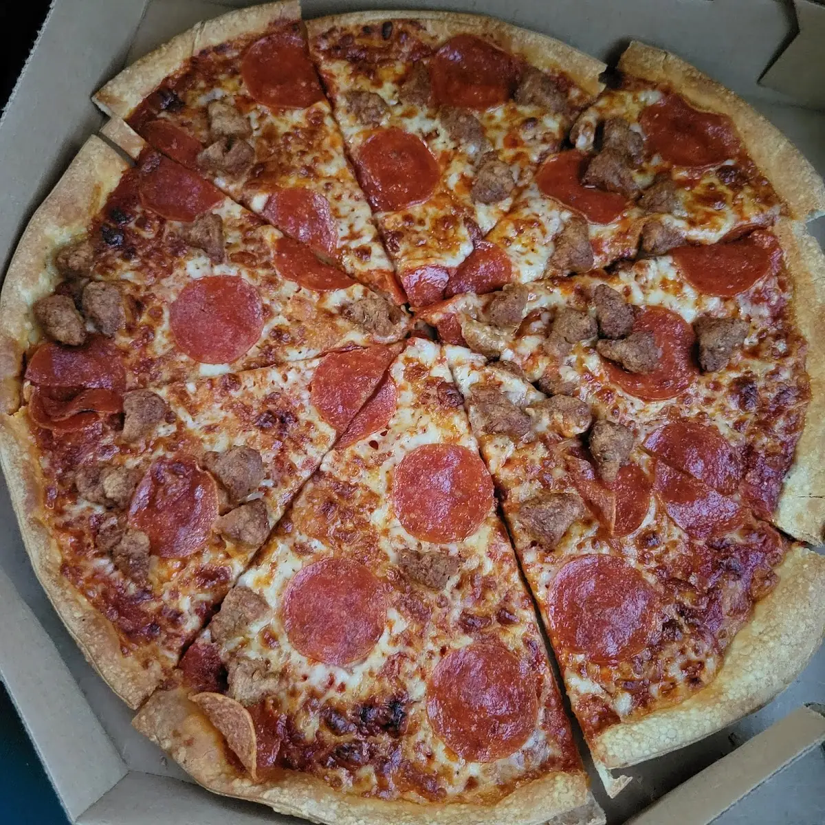 Italian Sausage and Pepperoni Pizza Thin