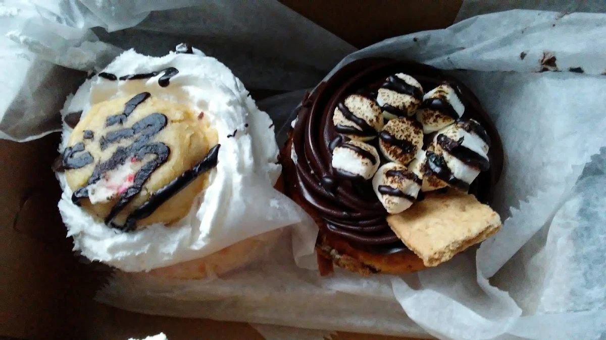 Smores & Cookie Dough Cupcakes