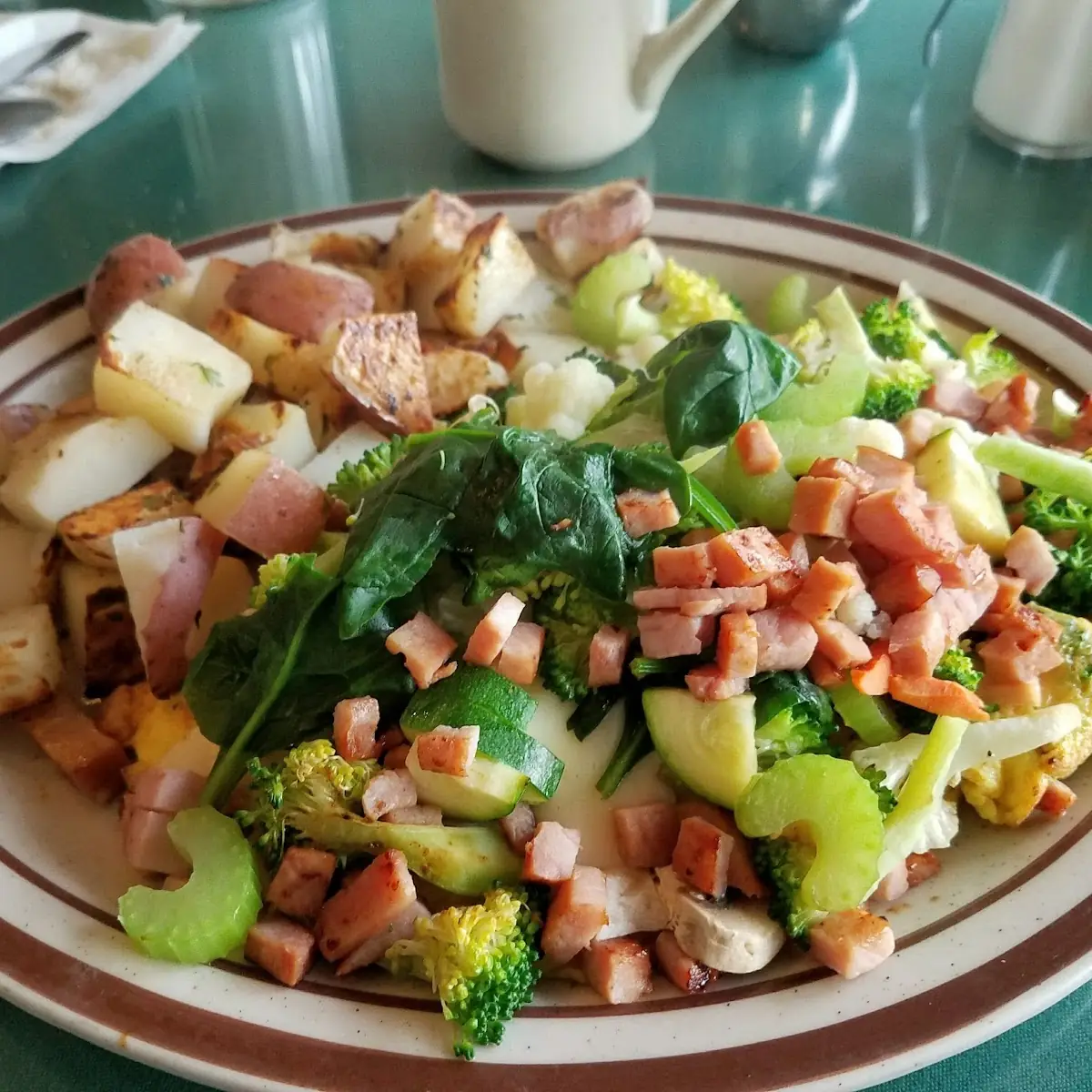 Veggie Omelette with Ham