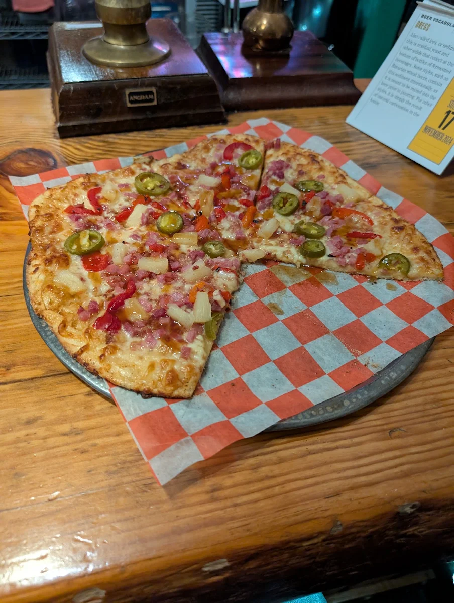 Spicy Hawaiian Pizza
