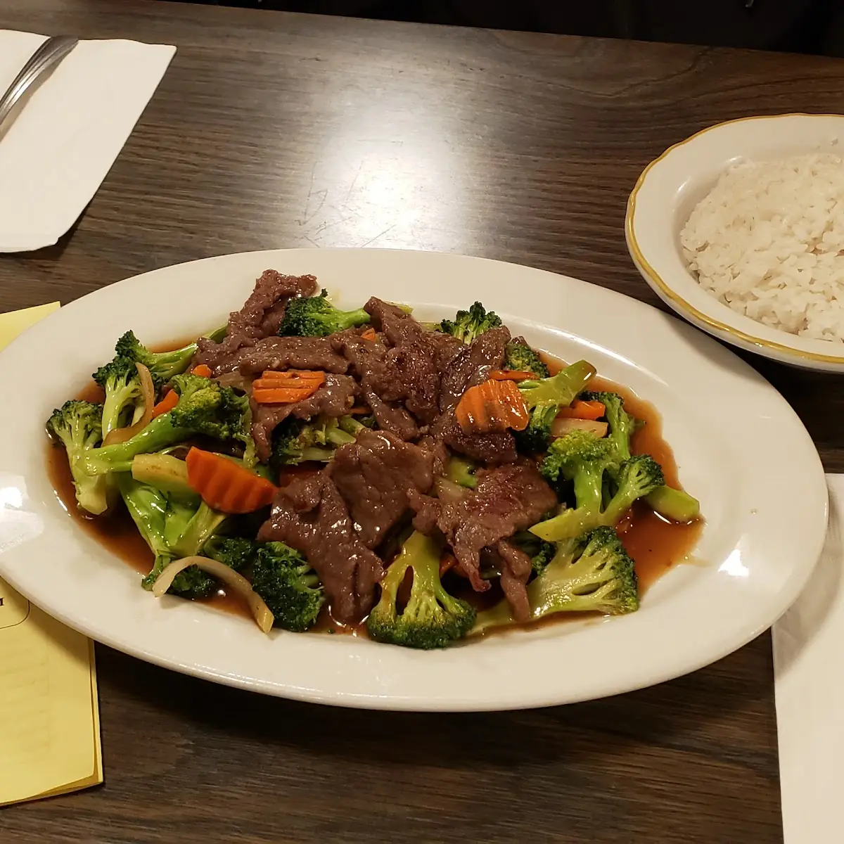 Beef Broccoli with Steamed Rice