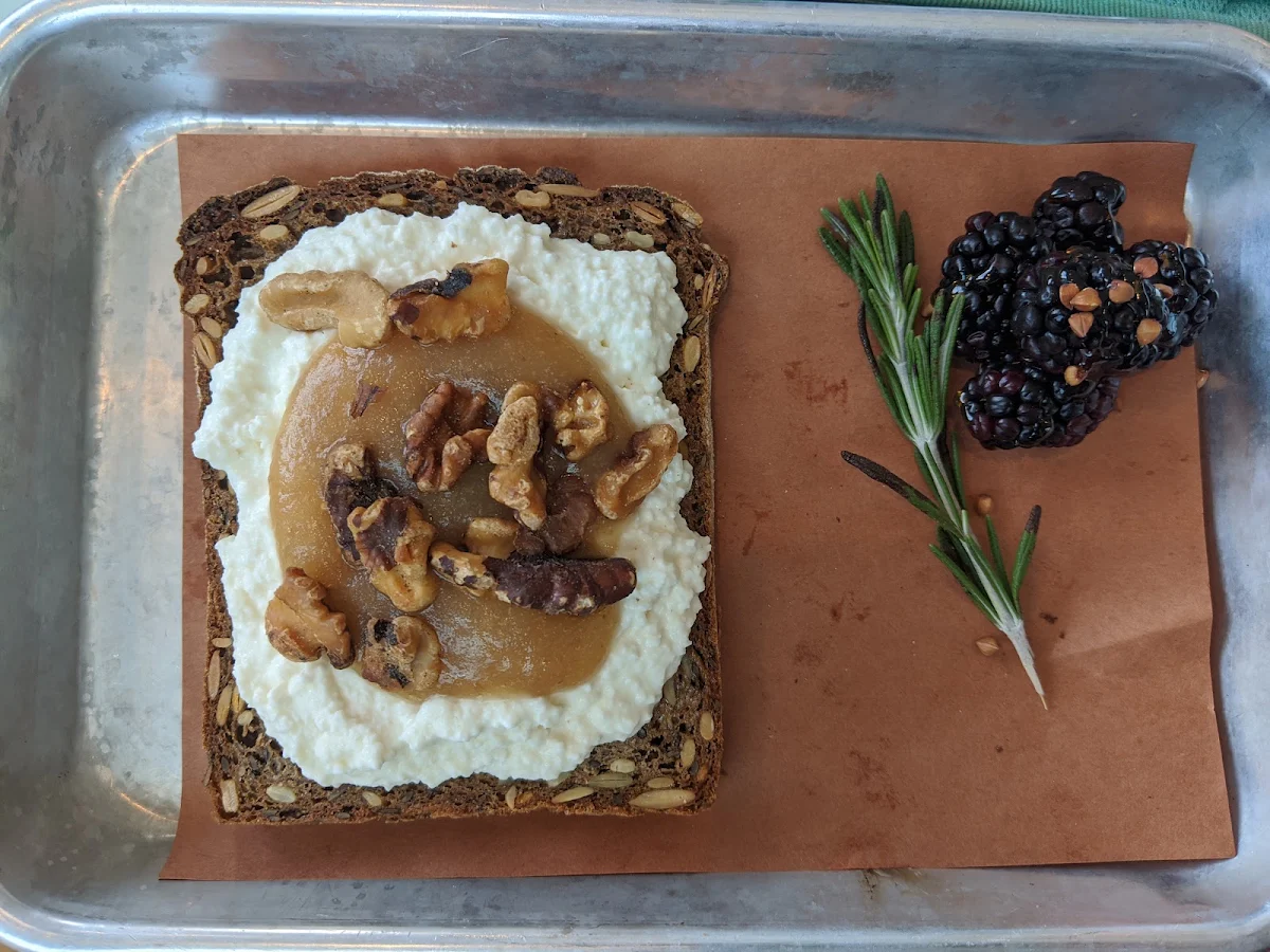 Hummus Toast