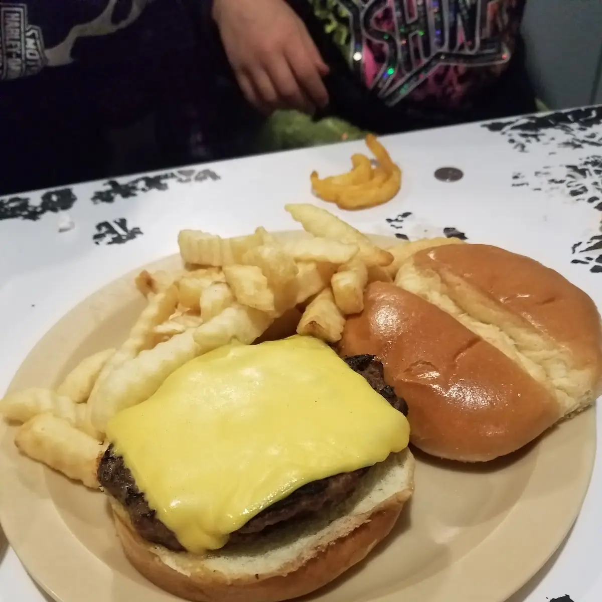 Kids Cheeseburger