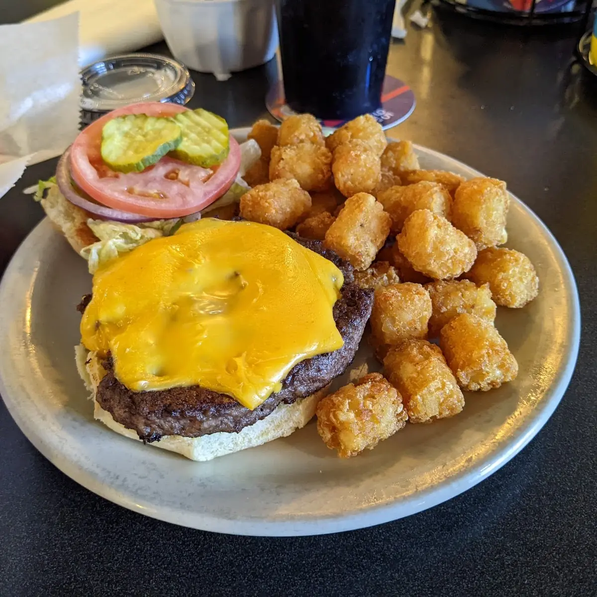 Cheeseburger with Tater Tots