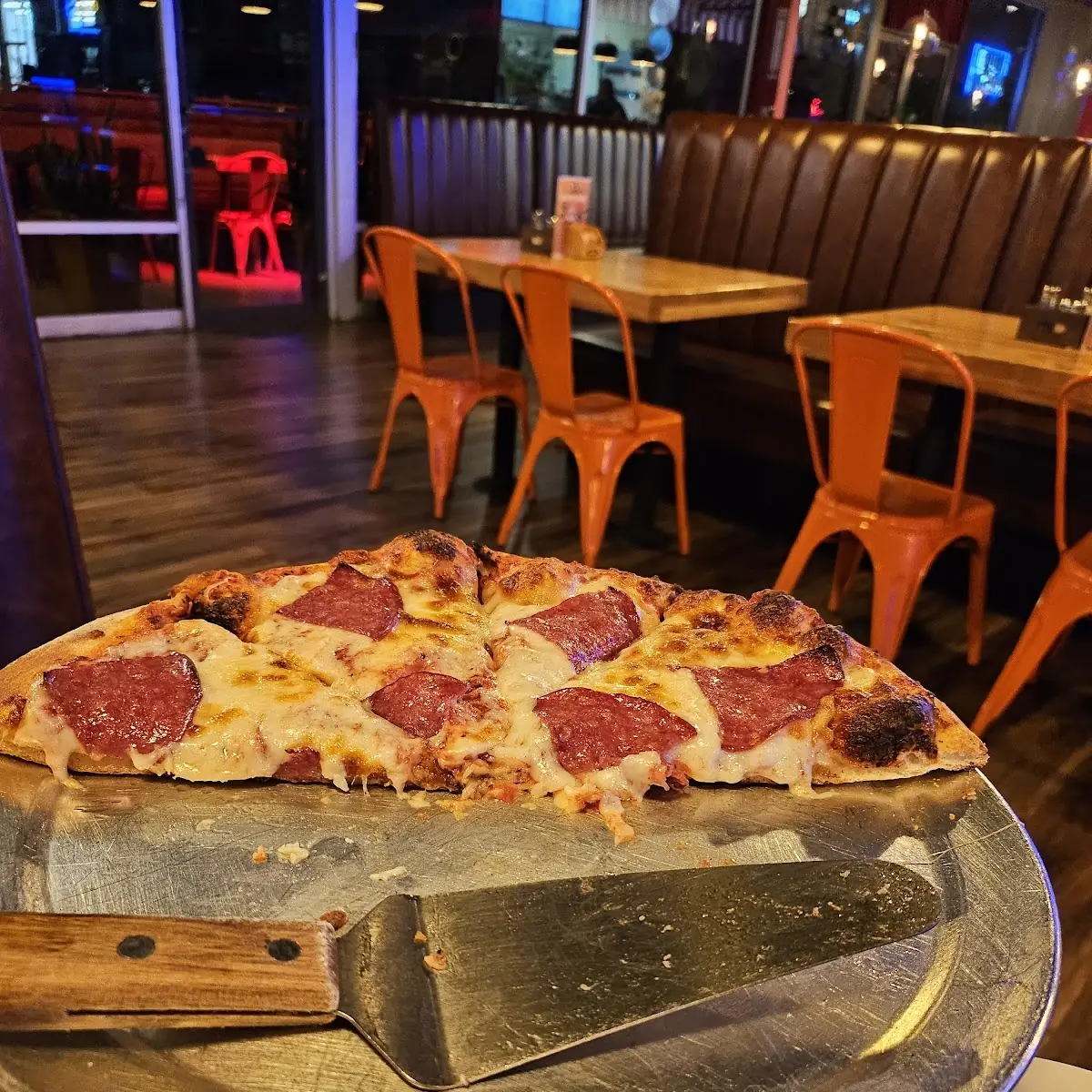 Medium Pizza Salami