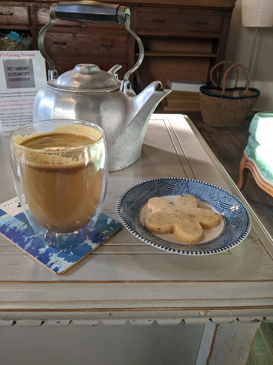 Warm Spiced Latte and Lavender Scone