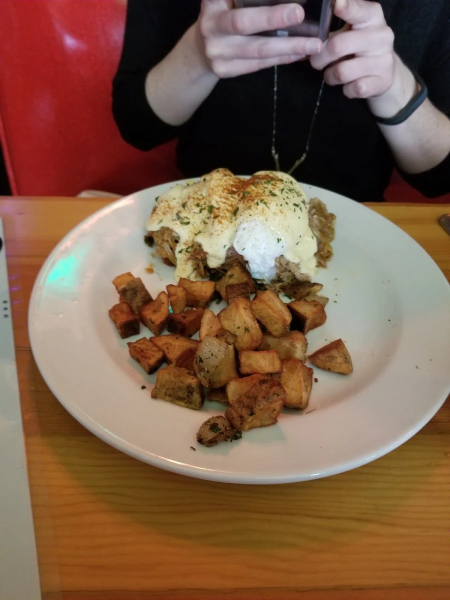 Pulled Pork Benedict